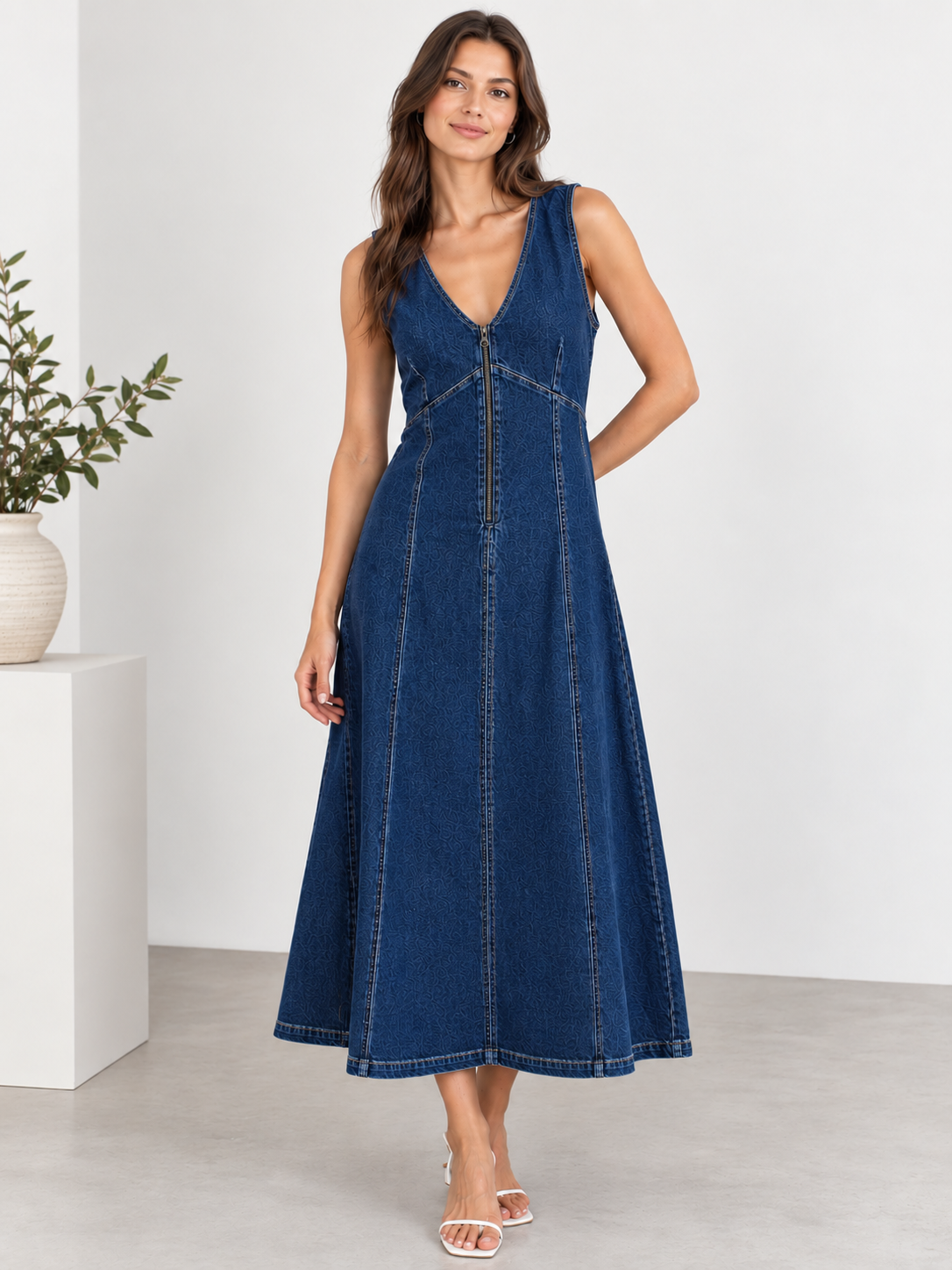 Dikiş Detaylı Önden Fermuarlı Denim Midi Elbise