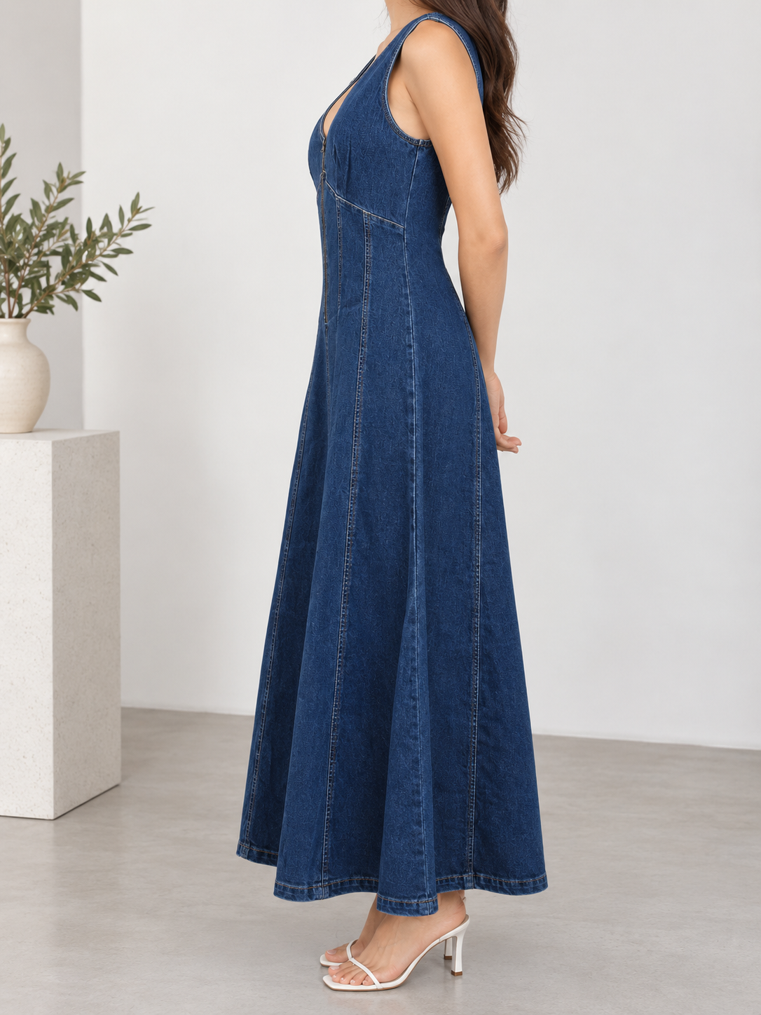 Dikiş Detaylı Önden Fermuarlı Denim Midi Elbise