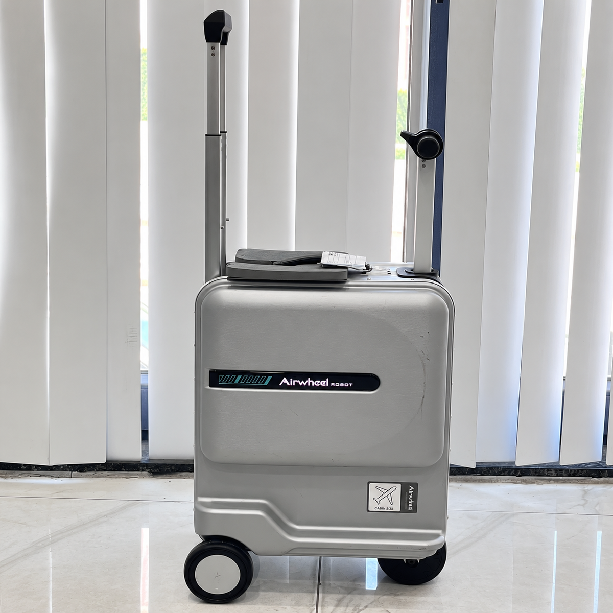 OUTLET-Akıllı Elektrikli Valiz / Scooter Valiz